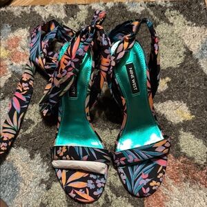 Brand New Nine West Women's Floral Strappy Sandals - Multicolor
